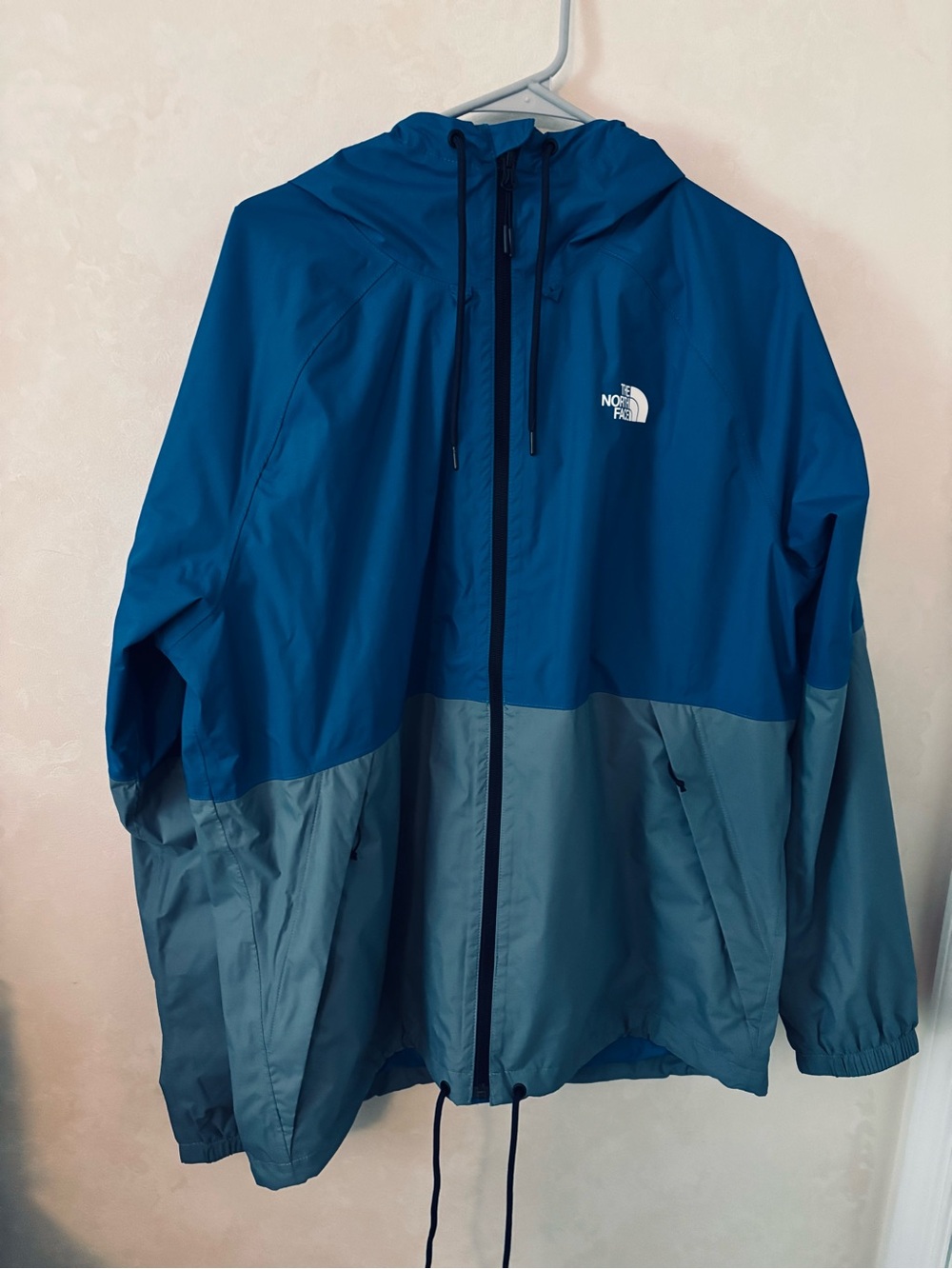 The North Face Men’s Antoro Color Block Hooded Rain Jacket, Size L